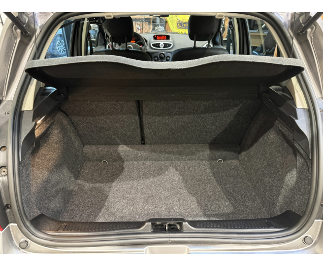 Renault Clio  Autohandel Robby