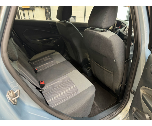 Ford Fiesta AUTOMAAT Autohandel Robby