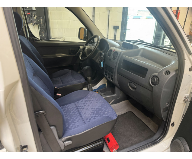 Peugeot Partner  Autohandel Robby