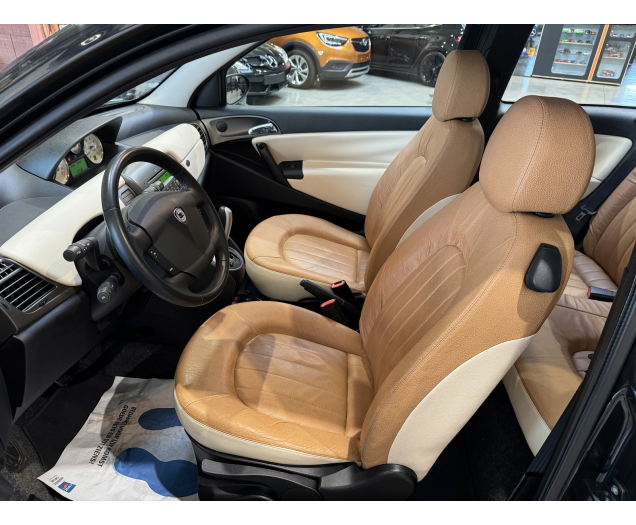 Lancia Ypsilon  Autohandel Robby