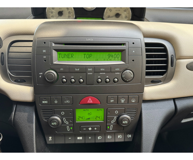 Lancia Ypsilon  Autohandel Robby