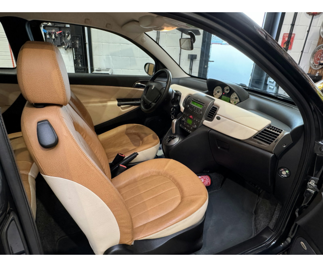 Lancia Ypsilon  Autohandel Robby