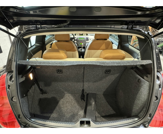 Lancia Ypsilon  Autohandel Robby