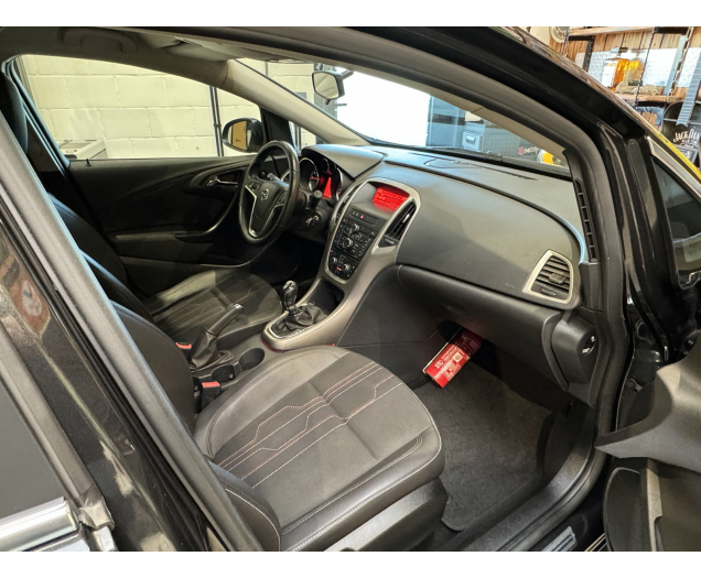 Opel Astra SPORTS TOURER Autohandel Robby