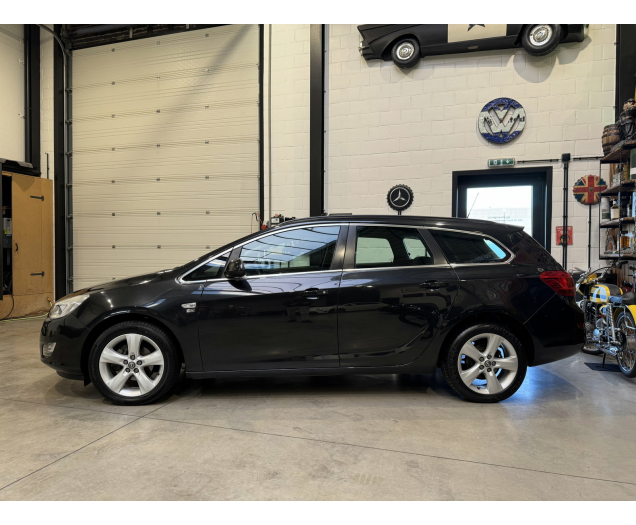 Opel Astra SPORTS TOURER Autohandel Robby