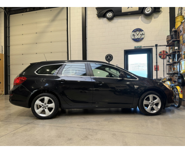 Opel Astra SPORTS TOURER Autohandel Robby