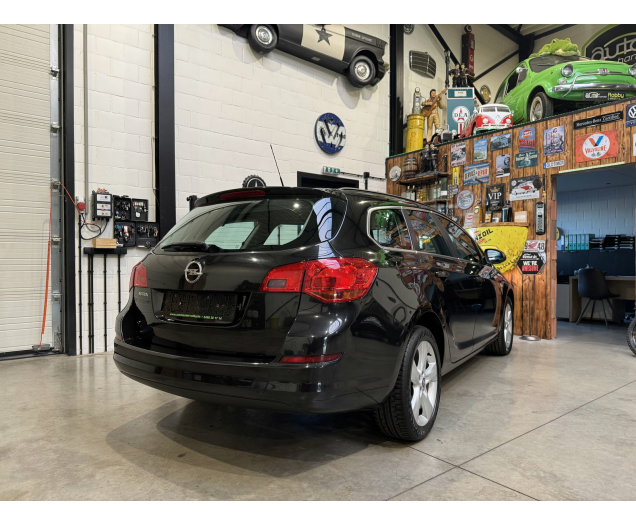 Opel Astra SPORTS TOURER Autohandel Robby