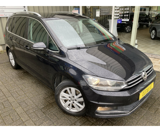 Volkswagen TOURAN Highline 150tsi -AUTOMAAT -Alcantara -GPS -Trekhaak Garage Vandeginste