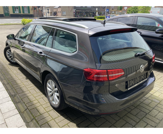 Volkswagen PASSAT SW 1.5TSI 150pk -AUTOMAAT -GPS -Airco+Panodak -Camera Garage Vandeginste