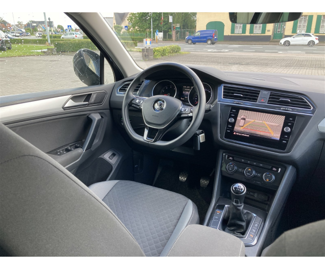 Volkswagen TIGUAN Comfortline 1.5tsi -GPS -Airco -LED Lichten -App -Achteruitrij Camera Garage Vandeginste