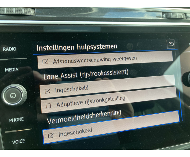 Volkswagen TIGUAN Comfortline 1.5tsi -GPS -Airco -LED Lichten -App -Achteruitrij Camera Garage Vandeginste