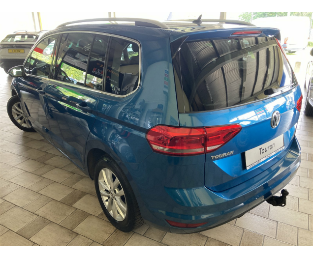 Volkswagen TOURAN Highline 150tsi -AUTOMAAT -Alcantara -GPS -Trekhaak Garage Vandeginste