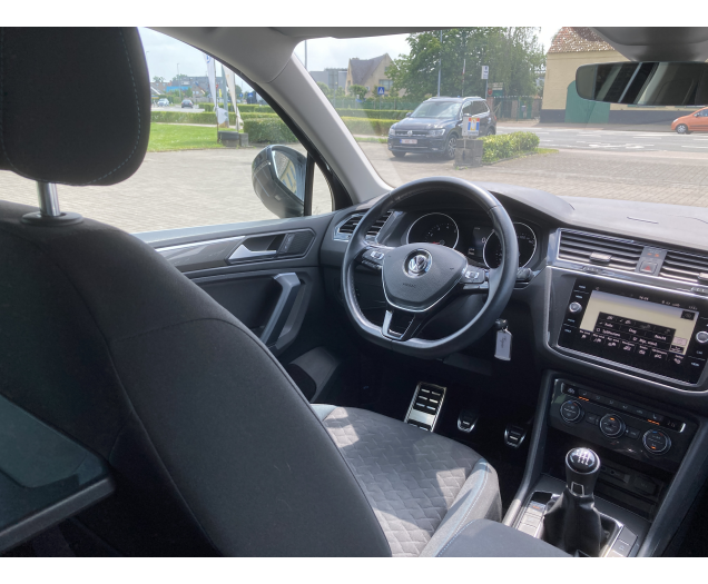 Volkswagen TIGUAN IQ.Drive 1.5tsi benzine -GPS -Airco -App -Park -Alu 18 Garage Vandeginste