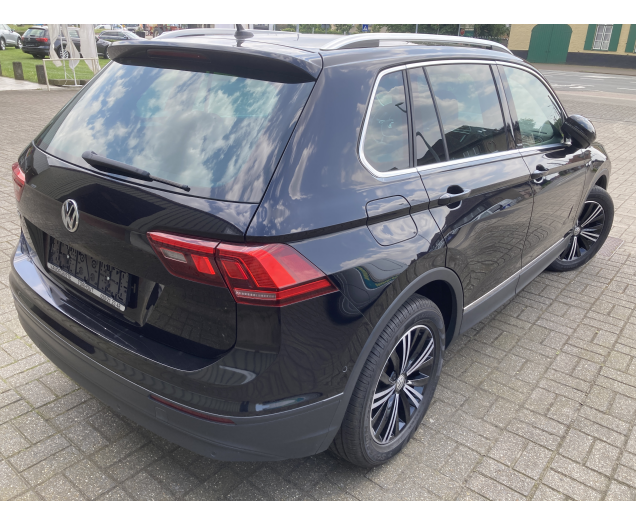 Volkswagen TIGUAN IQ.Drive 1.5tsi benzine -GPS -Airco -App -Park -Alu 18 Garage Vandeginste