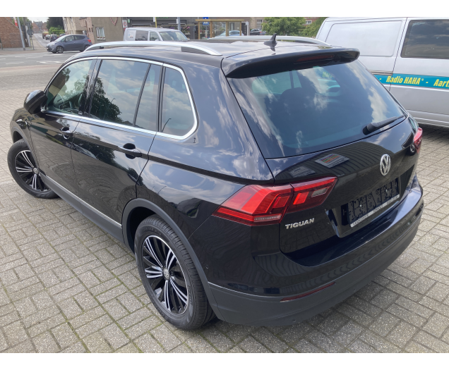 Volkswagen TIGUAN IQ.Drive 1.5tsi benzine -GPS -Airco -App -Park -Alu 18 Garage Vandeginste