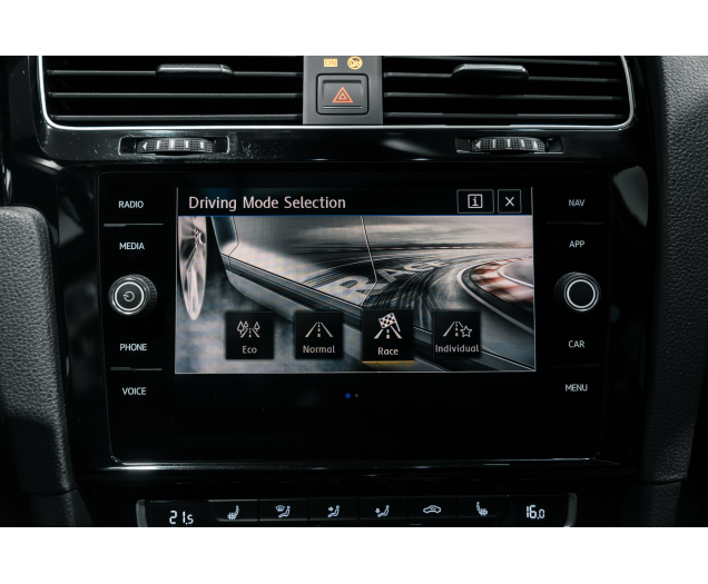 Volkswagen Golf Golf R 4Motion (BlueMotion Technology) DSG L-Cars