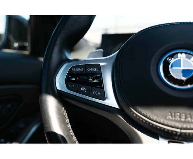 BMW 330 330eXAS Mpack PHEV L-Cars