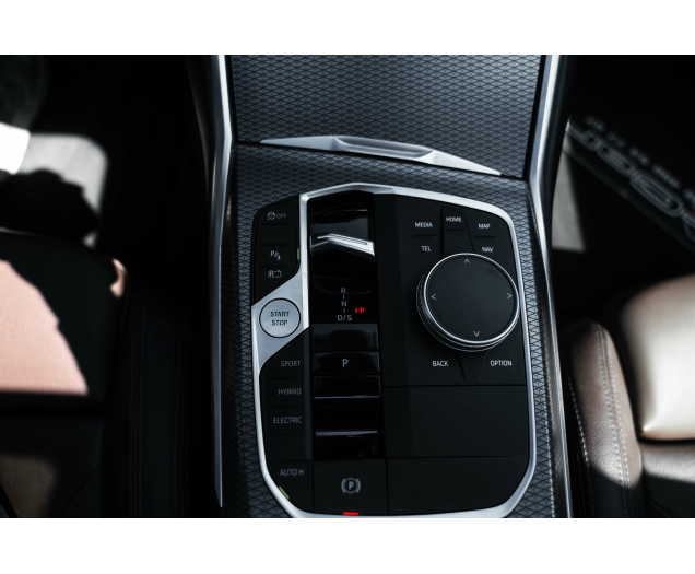 BMW 330 330eXAS Mpack PHEV L-Cars