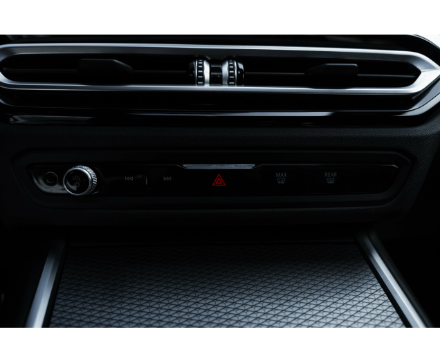 BMW 330 330eXAS Mpack PHEV L-Cars