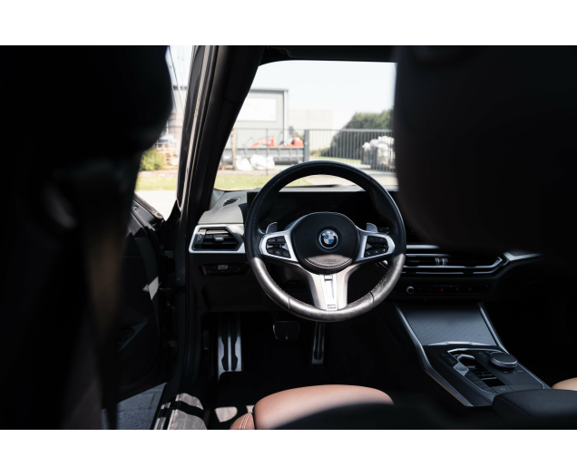 BMW 330 330eXAS Mpack PHEV L-Cars