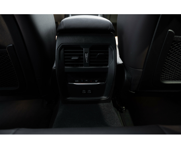 BMW 330 330eXAS Mpack PHEV L-Cars
