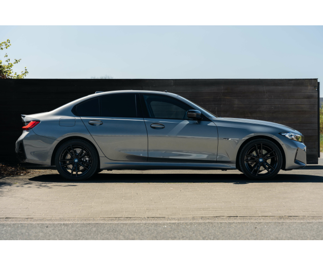 BMW 330 330eXAS Mpack PHEV L-Cars