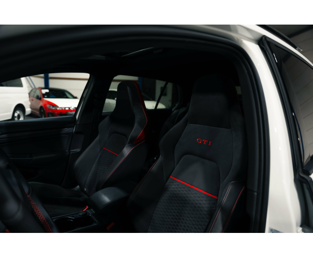 Volkswagen Golf GTI 2.0 TSI Clubsport OPF DSG Pano/H&K/IQ LED's L-Cars