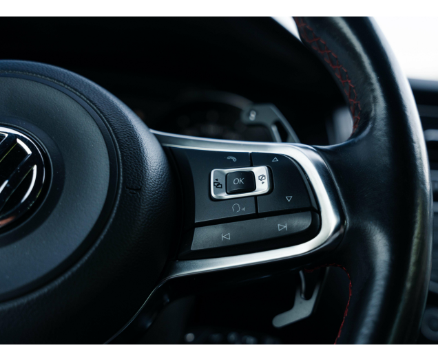 Volkswagen Golf GTI Golf 2.0 TSI Performance DSG L-Cars