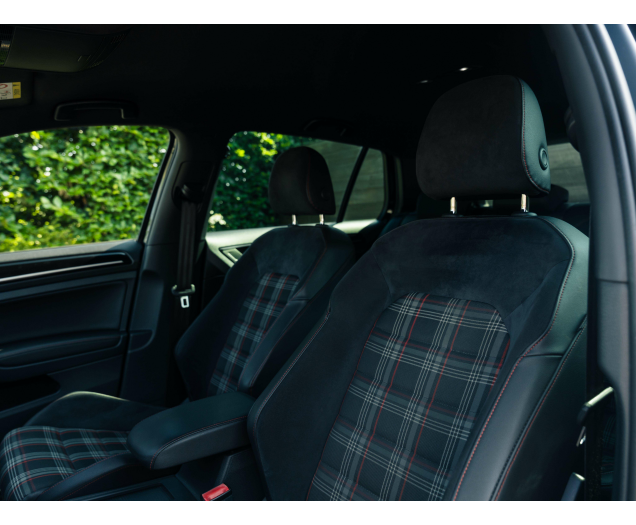 Volkswagen Golf GTI Golf 2.0 TSI Performance DSG L-Cars