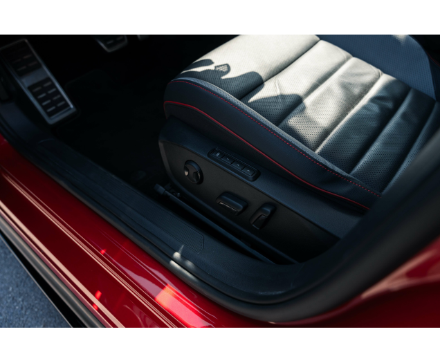 Volkswagen Golf GTI 2.0 TSI Clubsport OPF DSG Pano/H&K/IQ LED's/Maxton/Bastuk uitlaat L-Cars