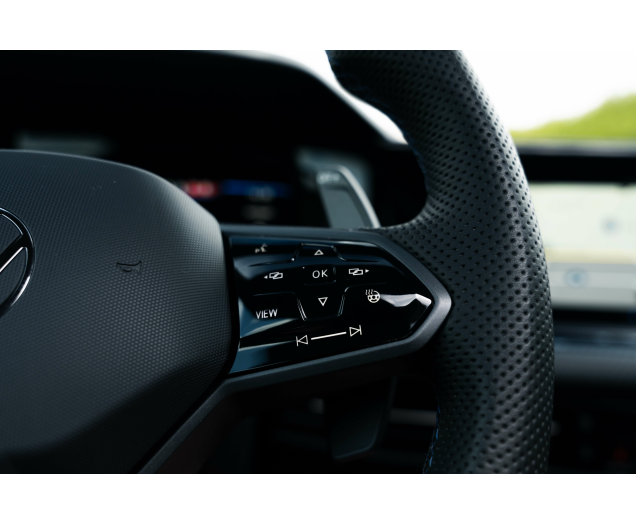 Volkswagen Golf R Golf Variant R 2.0 TSI 4Motion DSG H&K/HUD/AKRA/Nurburgring/DCC/Performance pack L-Cars