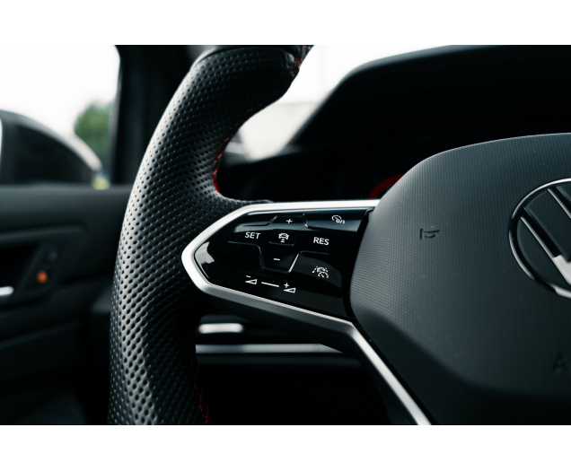 Volkswagen Golf GTI Golf 2.0 TSI GTI OPF DSG H&K/Pano/IQ light L-Cars