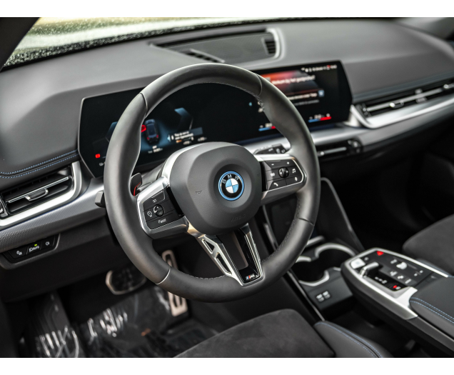 BMW iX1 Full Elektrisch 30e,Trekhaak,M-Pack,leder,Privacy Autohandel Quintens