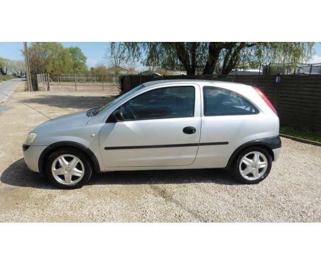 Opel CORSA BENZINE +GPS+USB Autobedrijf Vynckier