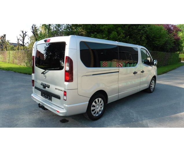 Opel VIVARO 9zit+trekhaak+GPS Autobedrijf Vynckier