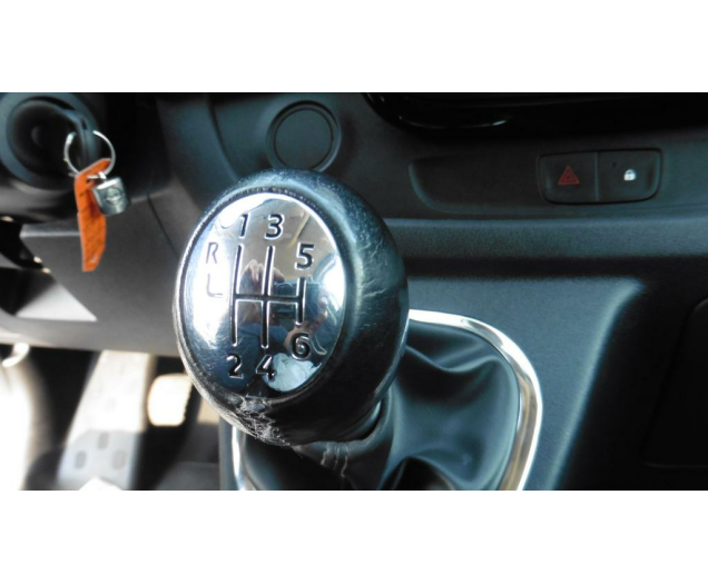 Opel VIVARO 9zit+trekhaak+GPS Autobedrijf Vynckier