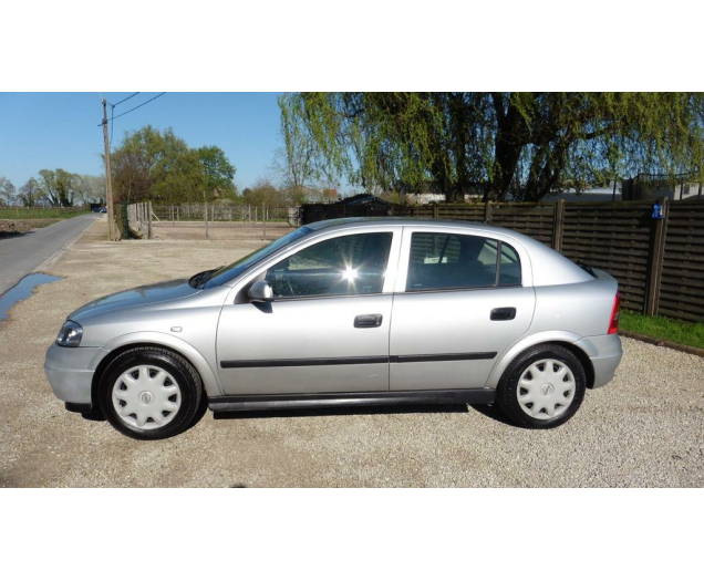 Opel ASTRA 14i16v benzine Autobedrijf Vynckier
