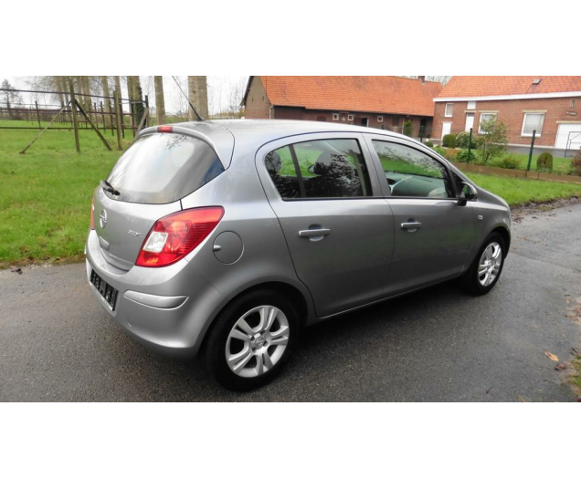 Opel CORSA CORSA 1.3 DIESEL Autobedrijf Vynckier