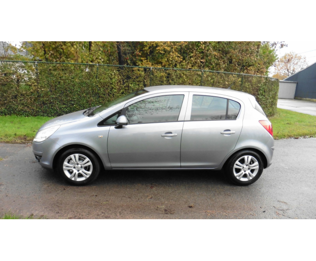 Opel CORSA enjoy 34000 km!!! Autobedrijf Vynckier