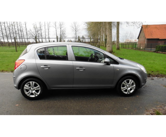 Opel CORSA enjoy 34000 km!!! Autobedrijf Vynckier