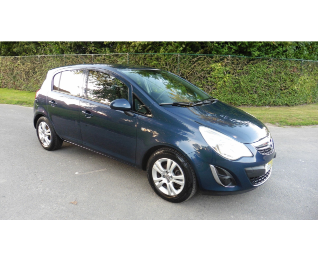 Opel CORSA Gps ,donkere a ruiten ,1/2 leder,5deuren Autobedrijf Vynckier