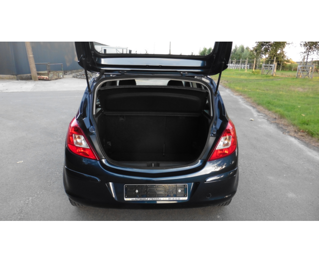 Opel CORSA Gps ,donkere a ruiten ,1/2 leder,5deuren Autobedrijf Vynckier