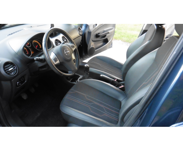 Opel CORSA Gps ,donkere a ruiten ,1/2 leder,5deuren Autobedrijf Vynckier