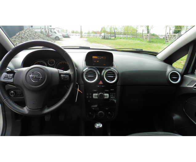Opel  CORSA D 12i16v Autobedrijf Vynckier