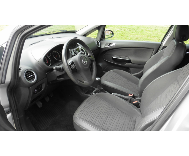 Opel  CORSA D 12i16v Autobedrijf Vynckier