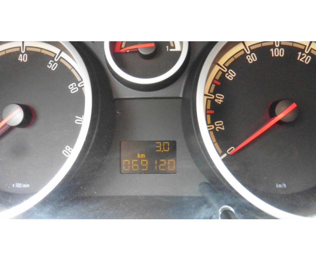 Opel  CORSA D 12i16v Autobedrijf Vynckier