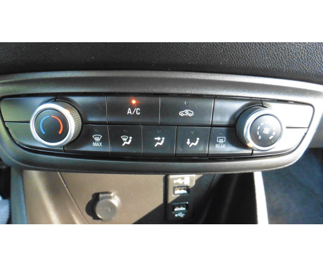 Opel  UITZONDERLIJK VERZORGD Autobedrijf Vynckier