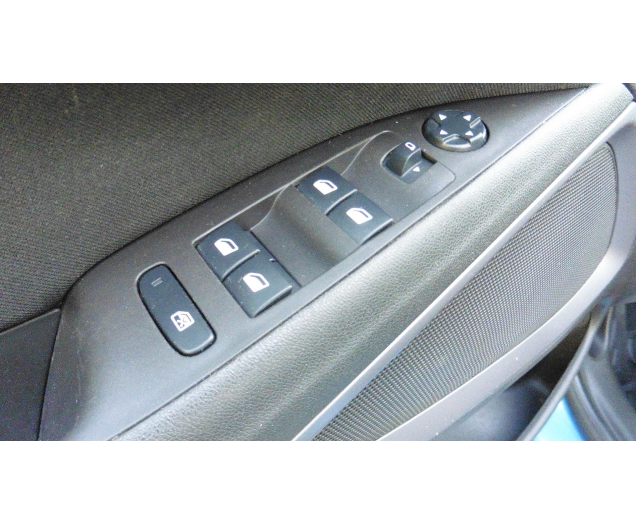 Opel  UITZONDERLIJK VERZORGD Autobedrijf Vynckier
