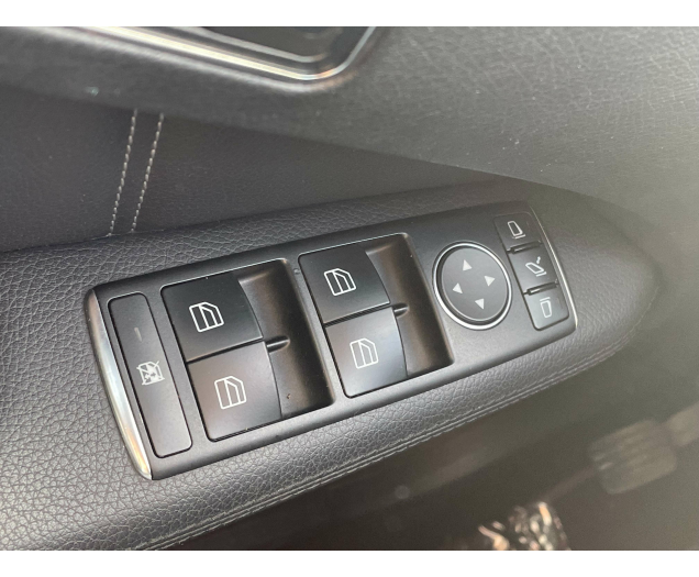 Mercedes-Benz E 220 d CDI* Avantgarde AUTOMAT LEDER PARKERSENSOR USB Ninove auto