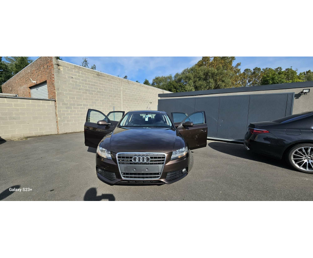 Audi A4 1.8i TFSI*VERWARMDE ZETEL KEYLESS LEDER BLUETH Ninove auto